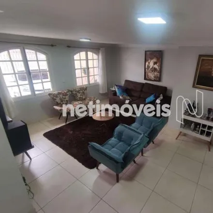 Buy this 6 bed house on Via 11 in Guará - Federal District, 71070-117