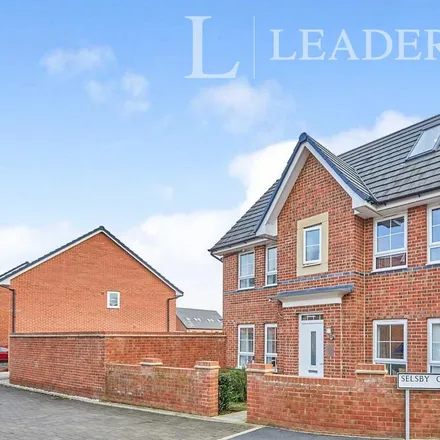 Rent this 4 bed house on Lynncroft Street in Bulwell, NG8 6FE