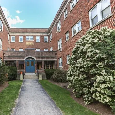 Rent this 1 bed condo on 77 Glenbrook Road in Glenbrook, Stamford