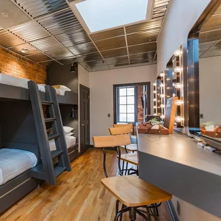 Rent this 4 bed condo on Nashville-Davidson