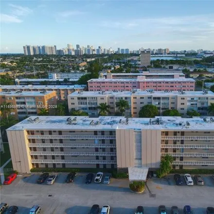 Buy this 1 bed condo on Northeast 3rd Street in Hallandale Beach, FL 33009