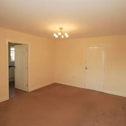 Image 2 - Woodvale Close, Higham, S75 1PP, United Kingdom - Apartment for rent