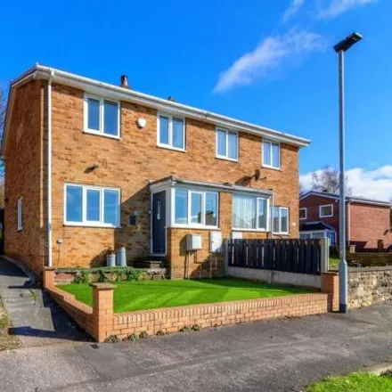 Buy this 3 bed duplex on Orchard Close in Mapplewell, S75 6HX