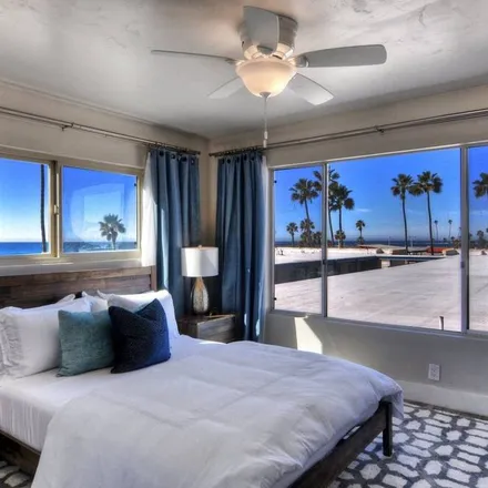 Rent this 3 bed condo on Oceanside