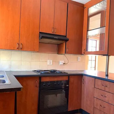 Rent this 3 bed apartment on Maple Road in Chantelle, Akasia