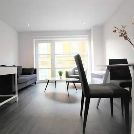 Rent this 1 bed apartment on Chatham Street in Leicester, LE1 6PA