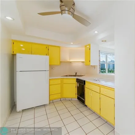 Image 4 - 3200 Northeast 36th Street, Fort Lauderdale, FL 33308, USA - Condo for sale