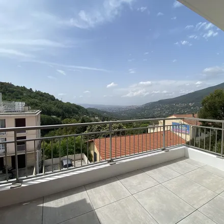Rent this 3 bed apartment on 300 a Chemin du Plan de Clermont in 06740 Châteauneuf-Grasse, France