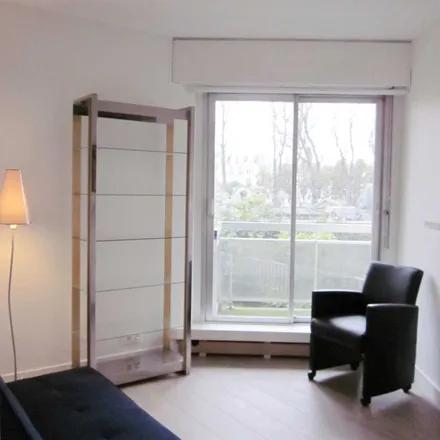 Rent this 6 bed apartment on 89 Avenue Kléber in 75116 Paris, France