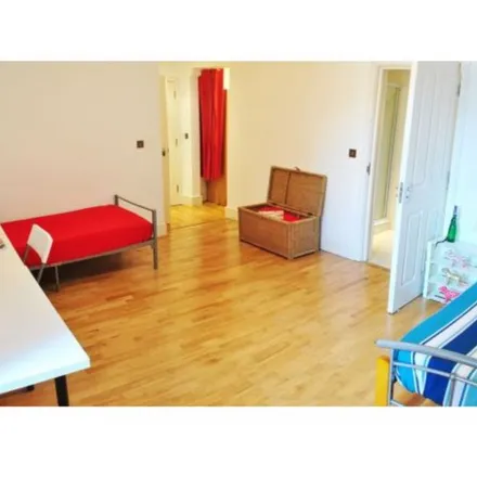 Rent this 3 bed room on Carmine Wharf - Lower Car Park in Tivoli Way, Bow Common