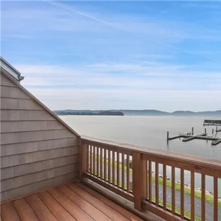 Image 3 - 205 Half Moon Bay Drive, Village of Croton-on-Hudson, NY 10520, USA - Townhouse for rent