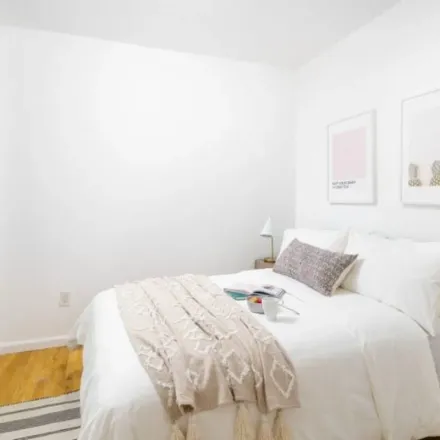 Rent this 1 bed apartment on 207 East 59th Street in New York, NY 10022
