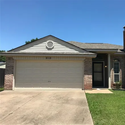 Rent this 3 bed house on 910 Canary Lane in Mansfield, TX 76063