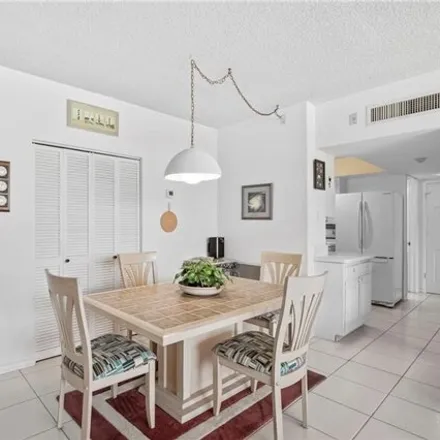 Image 3 - Sunset House South, Seaview Court, Marco Island, FL 33937, USA - Condo for sale