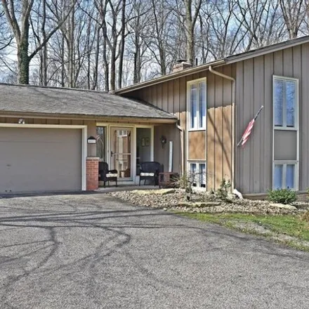 Image 2 - 17400 Lake Forest Court, Bainbridge, OH 44023, USA - House for sale