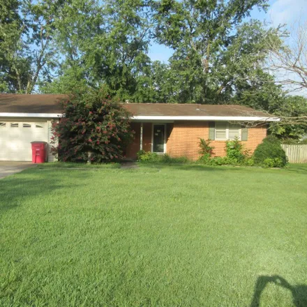 Buy this 3 bed house on 907 Hawthorn Drive in Sikeston, MO 63801