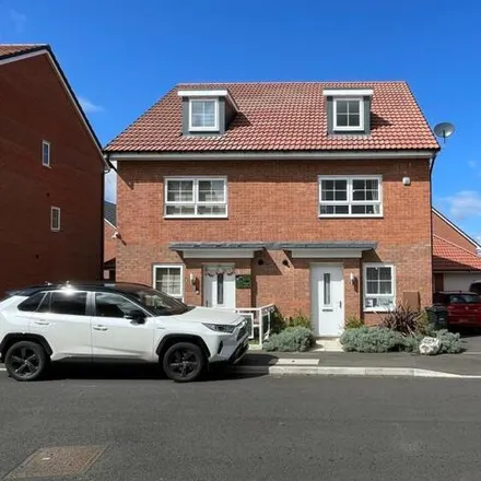 Rent this 4 bed duplex on Lovington Lane in Leicester, LE4 0JH