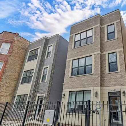 Rent this 3 bed apartment on 4022 South Calumet Avenue in Chicago, IL 60615
