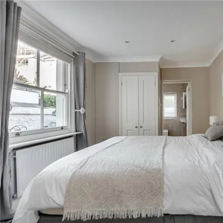 Image 4 - Epirus Road, London, SW6 7UJ, United Kingdom - Apartment for rent