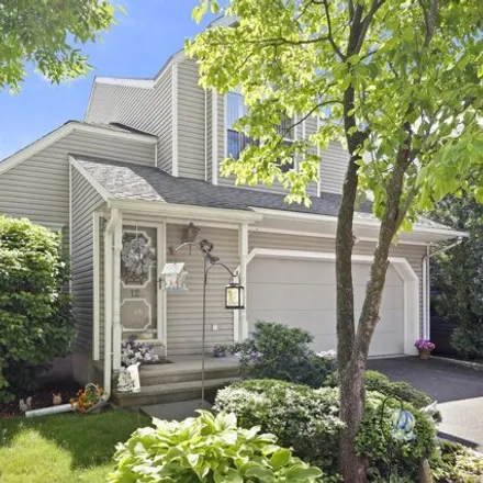 Buy this 2 bed house on 162 Colonial Road in Glenbrook, Stamford