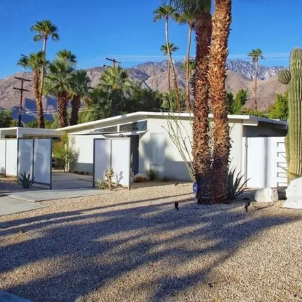 Rent this 3 bed house on 682 East Louise Drive in Palm Springs, CA 92262