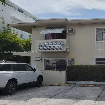 Buy this studio duplex on Sunflower Villa in 927 Jefferson Avenue, Miami Beach