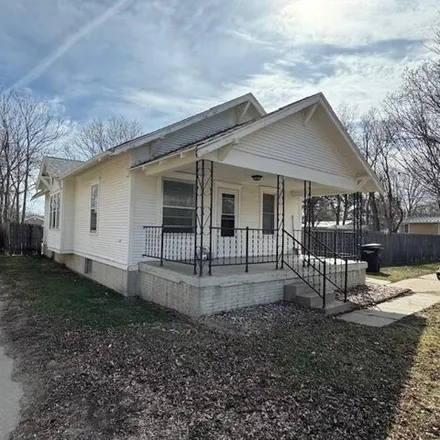 Buy this 2 bed house on 449 South Rhode Island Avenue in Hastings, NE 68901