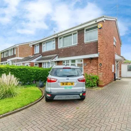 Buy this 3 bed duplex on Poplar Drive in Darlaston, WS2 0NN