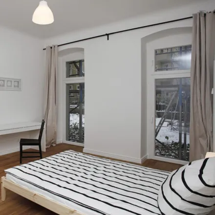 Rent this 5 bed room on Spiegelweg 6 in 14057 Berlin, Germany
