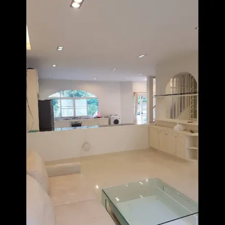 Image 1 - Prompak Gardens Pool, Soi Sukhumvit 49/12, Vadhana District, 10110, Thailand - Townhouse for rent