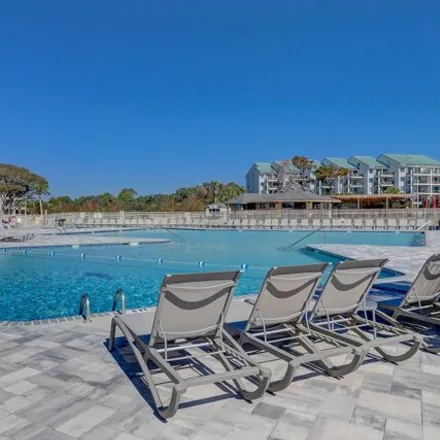 Buy this 1 bed condo on Hilton Head Island Beach & Tennis Resort in 40 Folly Field Road, Hilton Head Island