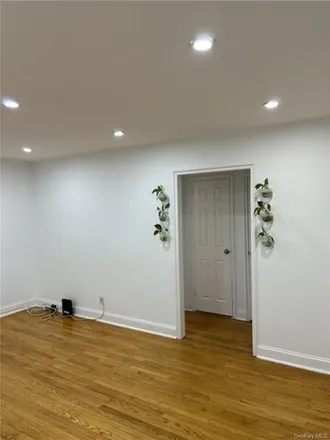 Buy this studio apartment on unnamed road in Mohegan Heights, City of Yonkers