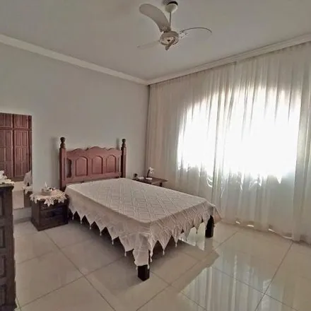 Buy this 6 bed house on Rua Monte Líbano in Itaí, Divinópolis - MG