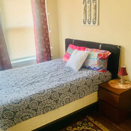 Rent this 1 bed room on Old Town Park III in West Hill Street, Chicago