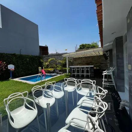 Buy this studio house on Calle Alameda de las Tapadas in Chorrillos, Lima Metropolitan Area 15067
