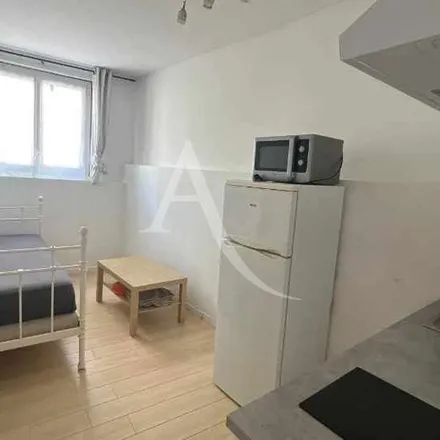 Image 4 - 2D Place Jean Monnet, 78410 Aubergenville, France - Apartment for rent