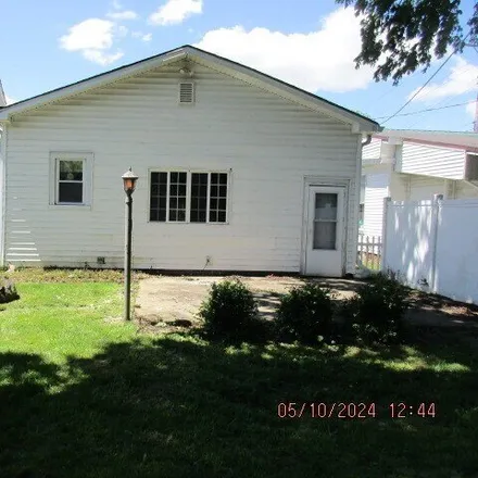 Image 3 - 814 9th Street, Columbus, IN 47201, USA - House for sale