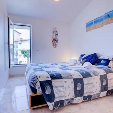 Rent this 3 bed apartment on Casa de Argeis in Estrada de Argéis 6, 5