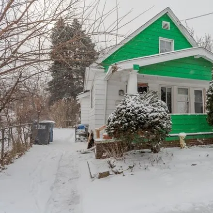 Buy this 2 bed house on 259 Avondale Avenue in Toledo, OH 43607