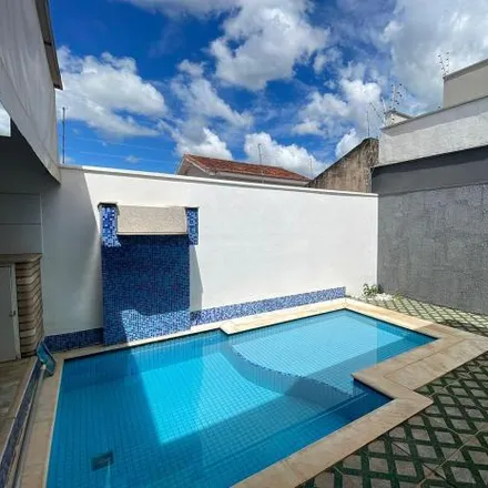 Buy this studio house on Clínica Anestésica de Varginha in Rua Alferes Joaquim Antônio, Vila Pinto