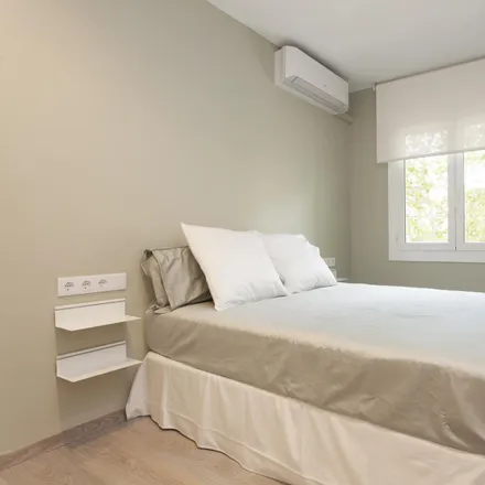 Rent this 3 bed apartment on Avinguda de Roma in 133, 135