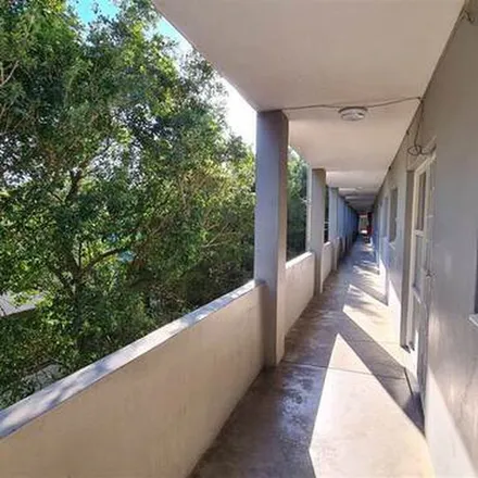 Image 2 - Las Palmas Flats, Vere Road, Southernwood, East London, 5213, South Africa - Apartment for rent