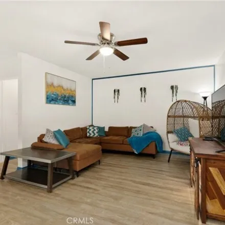 Image 7 - Alley ‎80939, Los Angeles, CA 91335, USA - House for sale