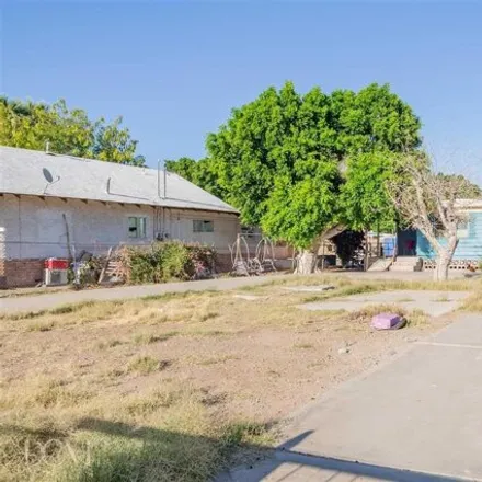 Buy this studio apartment on 947 South 20th Avenue in Lynch Subdivision, Yuma