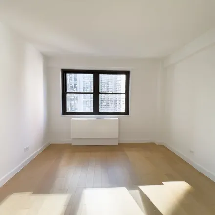 Image 2 - 711 2nd Avenue, New York, NY 10016, USA - Apartment for rent