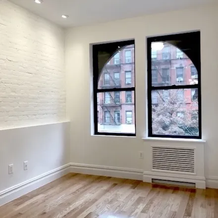 Rent this 3 bed apartment on Upper East Side Thrift Shop in 1720 2nd Avenue, New York