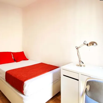 Rent this 1 bed room on Calle de Alcalá in 149, 28009 Madrid