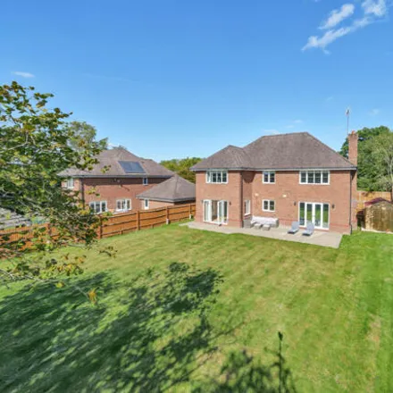 Image 2 - Willow Fields, Ash, GU12 6HF, United Kingdom - House for sale