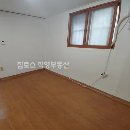 Rent this studio apartment on 서울특별시 강남구 대치동 919-17