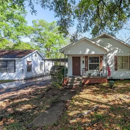 Buy this 2 bed house on 319 Alabama Avenue in Beaumont, TX 77705